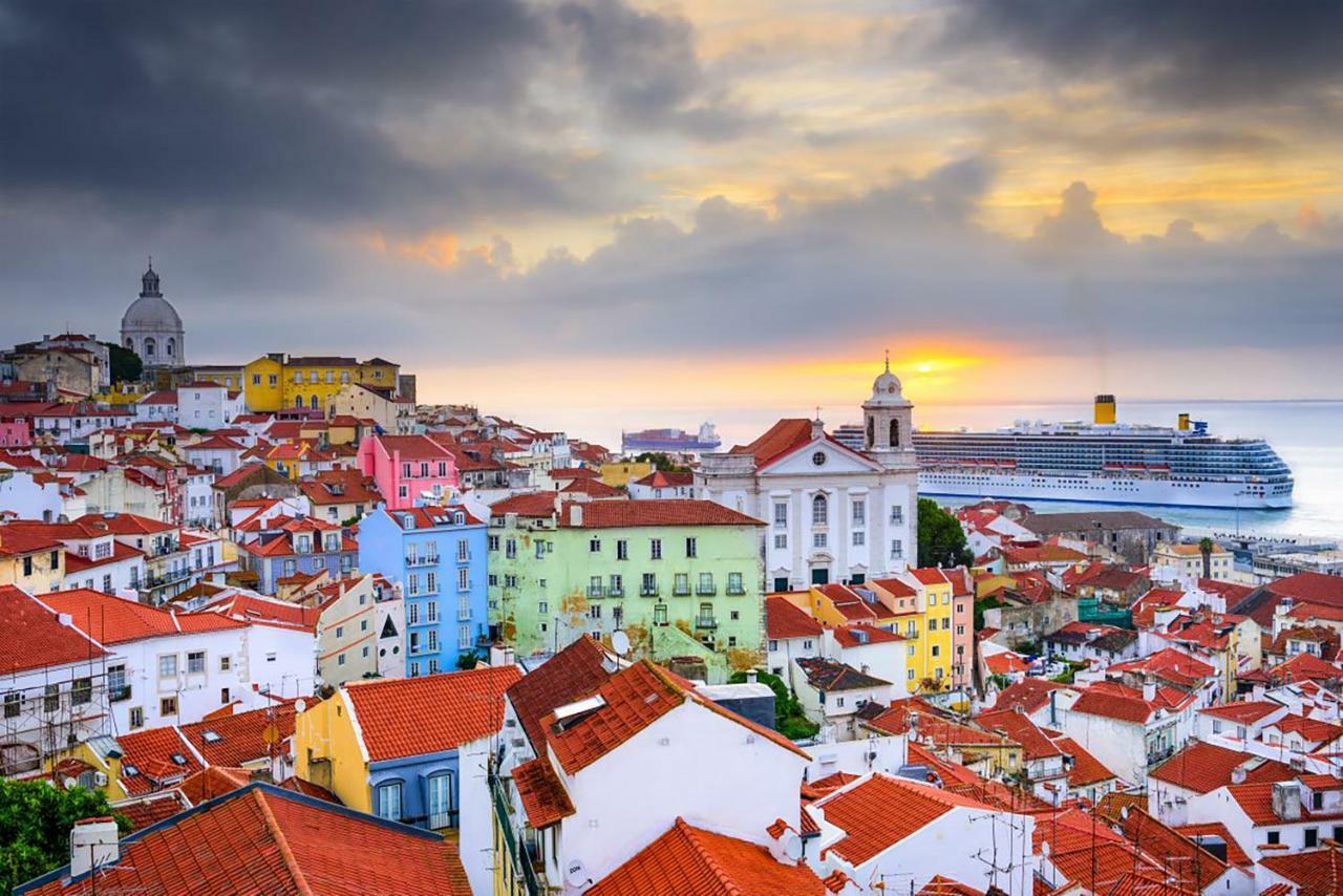 Romantichome At Alfama'S Heart Lisboa Eksteriør billede